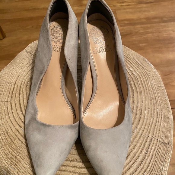 Vince Camuto Pump - Picture 2 of 2